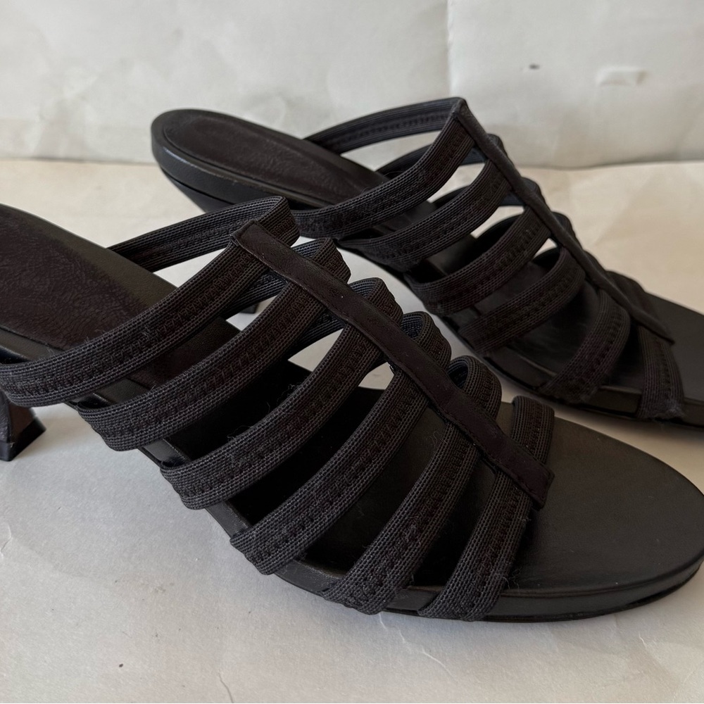 Donald J. Pliner Black Strappy Heels, Gladiator Look, Spool-shape Mid Size Heels